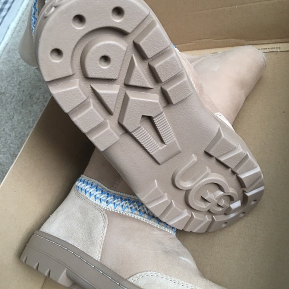 UGG boots - Authentic - Picture 4 of 7